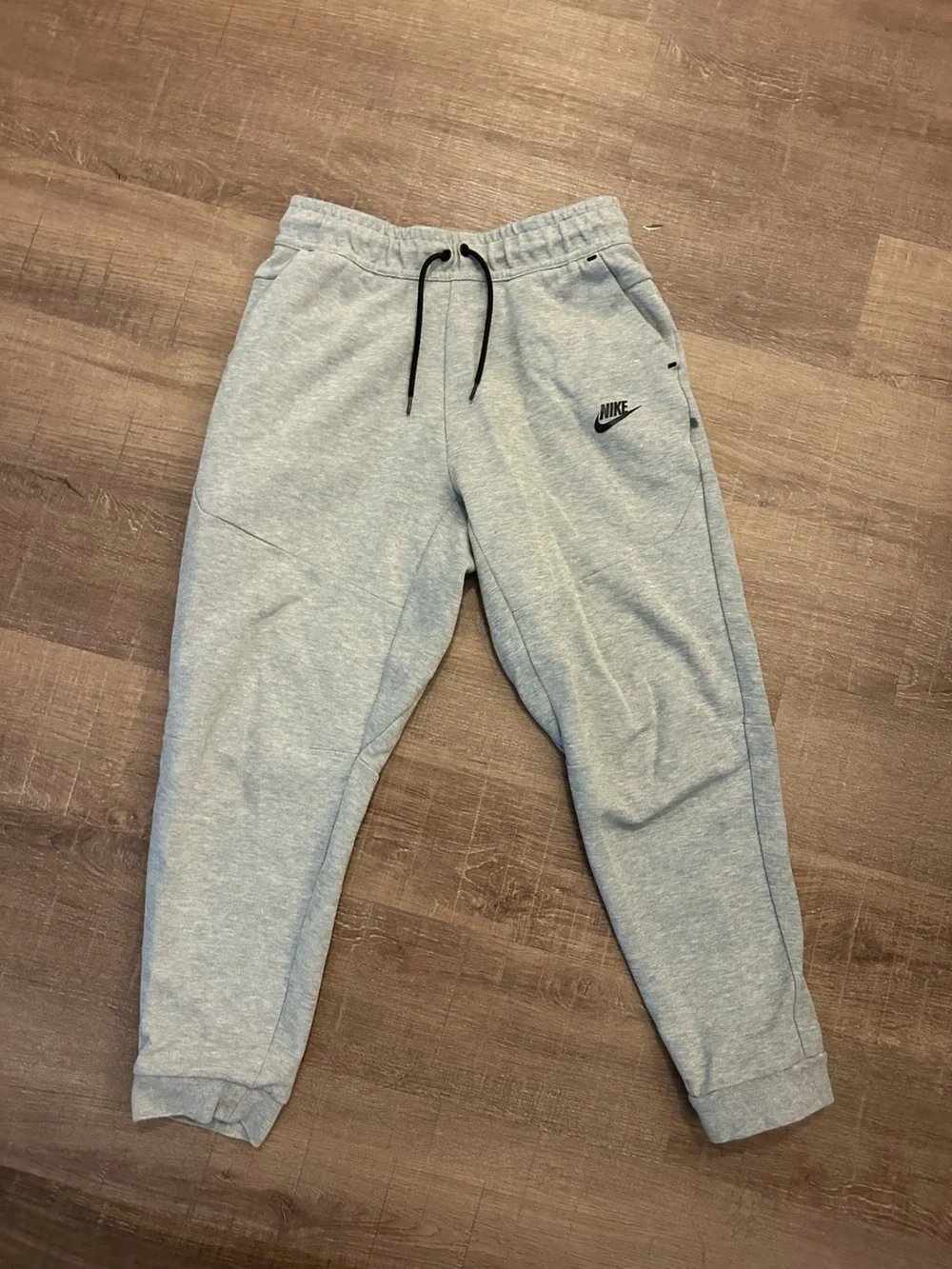 Nike Tech Light Gray Boy’s XL Sweatpants